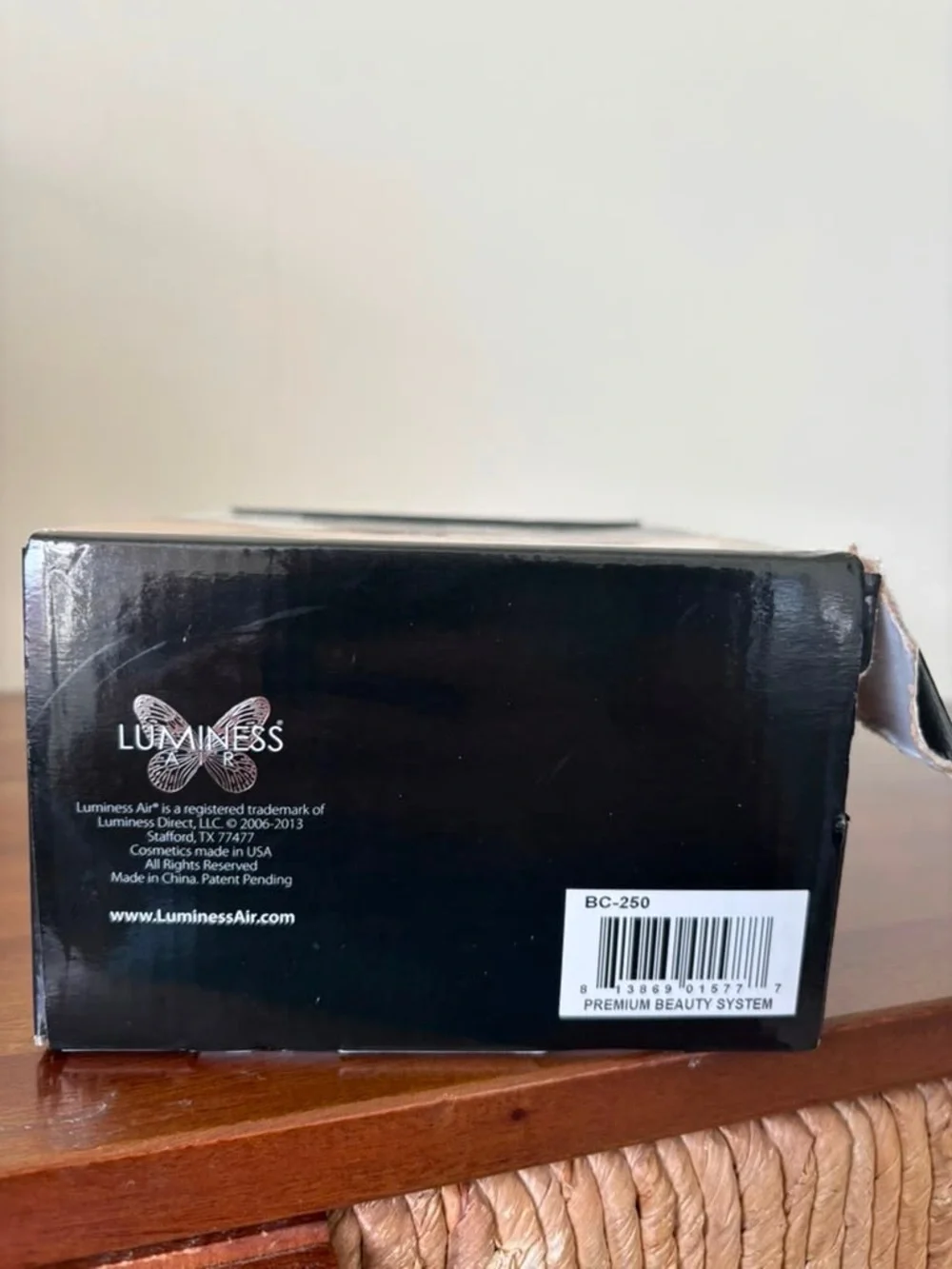 Luminess Airbrush Cosmetic System - Black with Red Accent